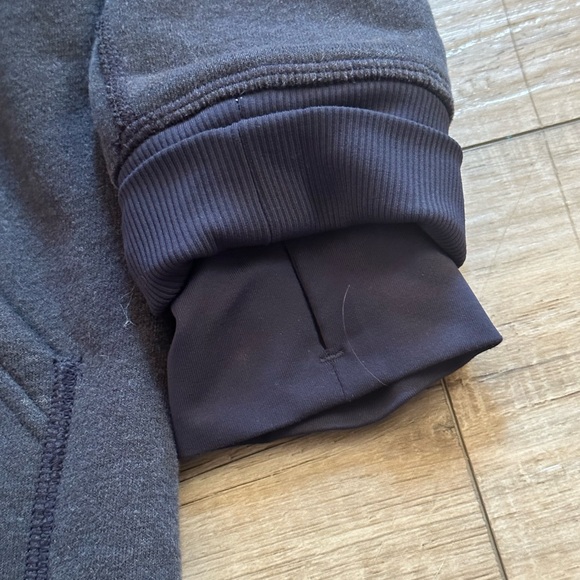 Lululemon 2 in 1 Jacket - Picture 3 of 6